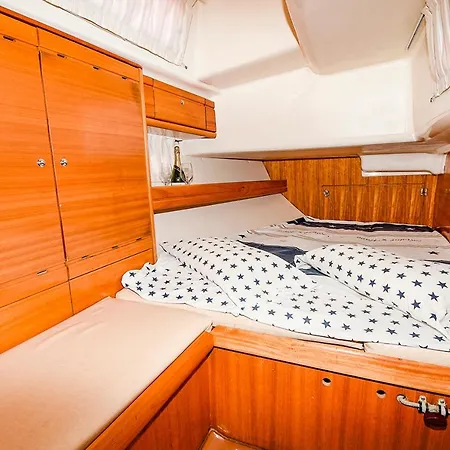 Iorana Bavaria 50 Hotel en barco Sitges