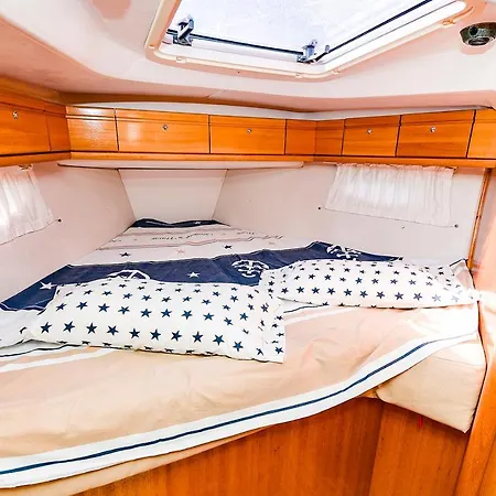 Båthotell Iorana Bavaria 50